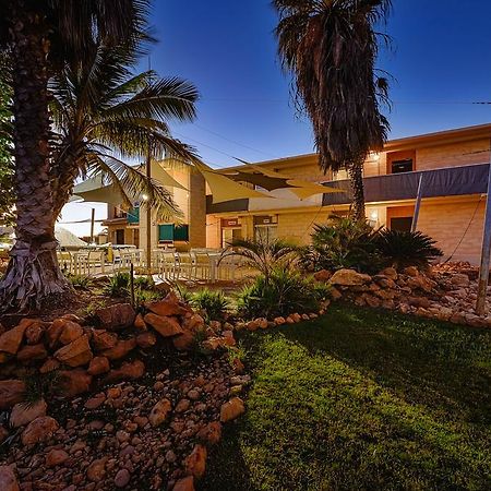 Sea Breeze Resort Эксмут Экстерьер фото
