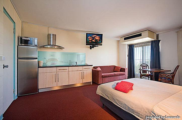 Sea Breeze Resort Эксмут Экстерьер фото