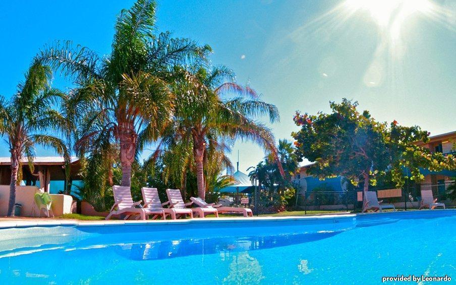 Sea Breeze Resort Эксмут Экстерьер фото