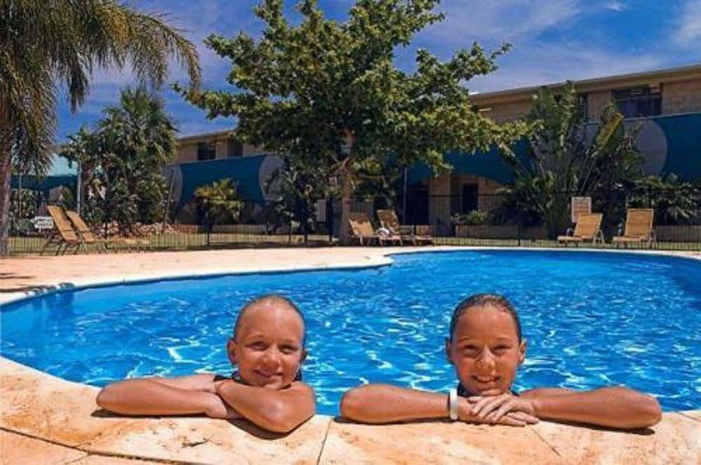Sea Breeze Resort Эксмут Экстерьер фото