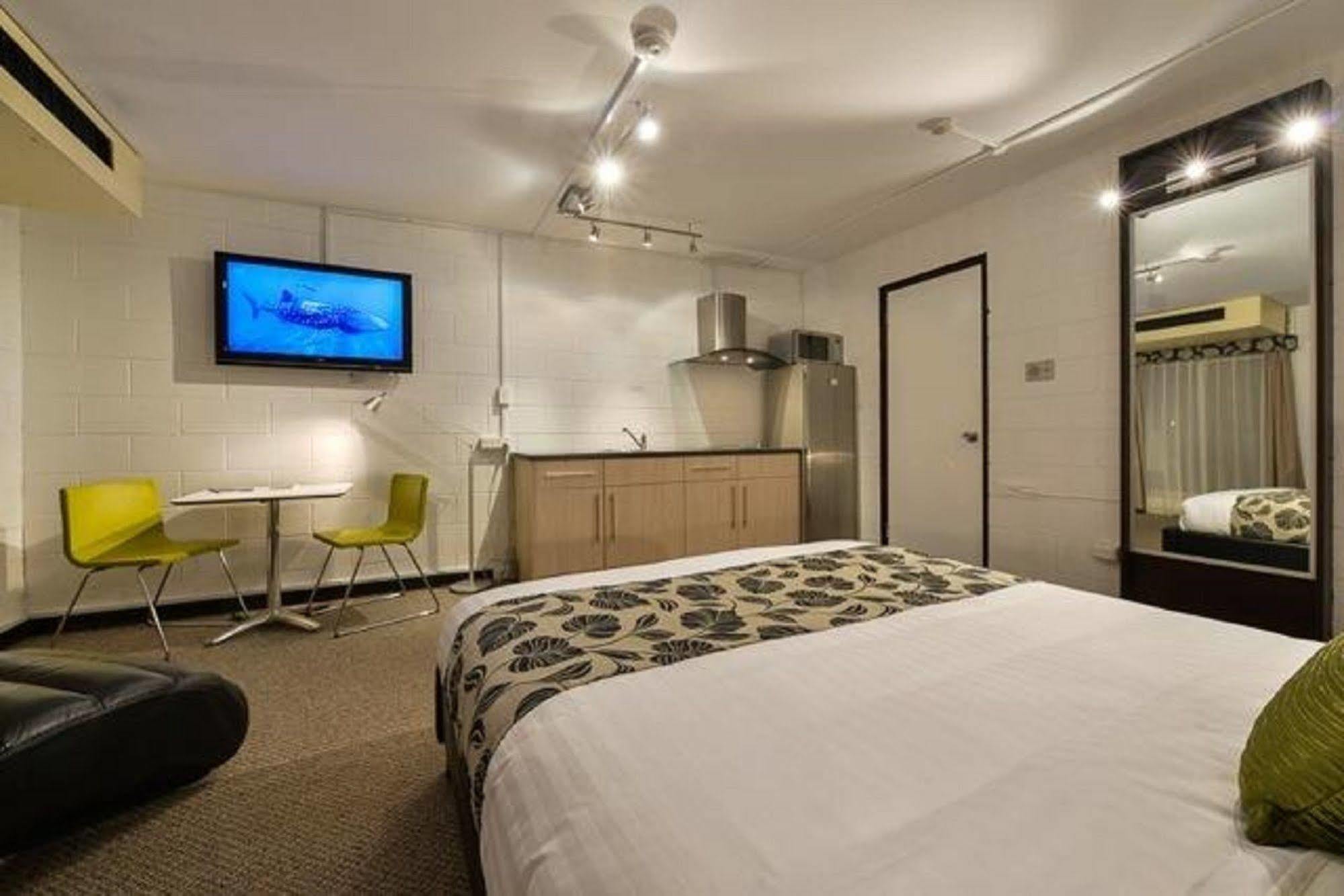 Sea Breeze Resort Эксмут Номер фото