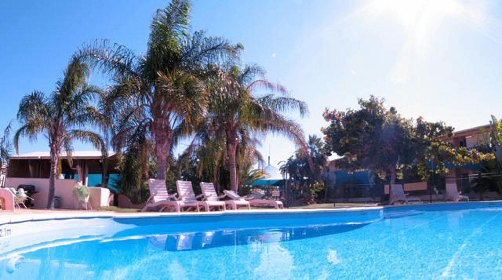 Sea Breeze Resort Эксмут Экстерьер фото