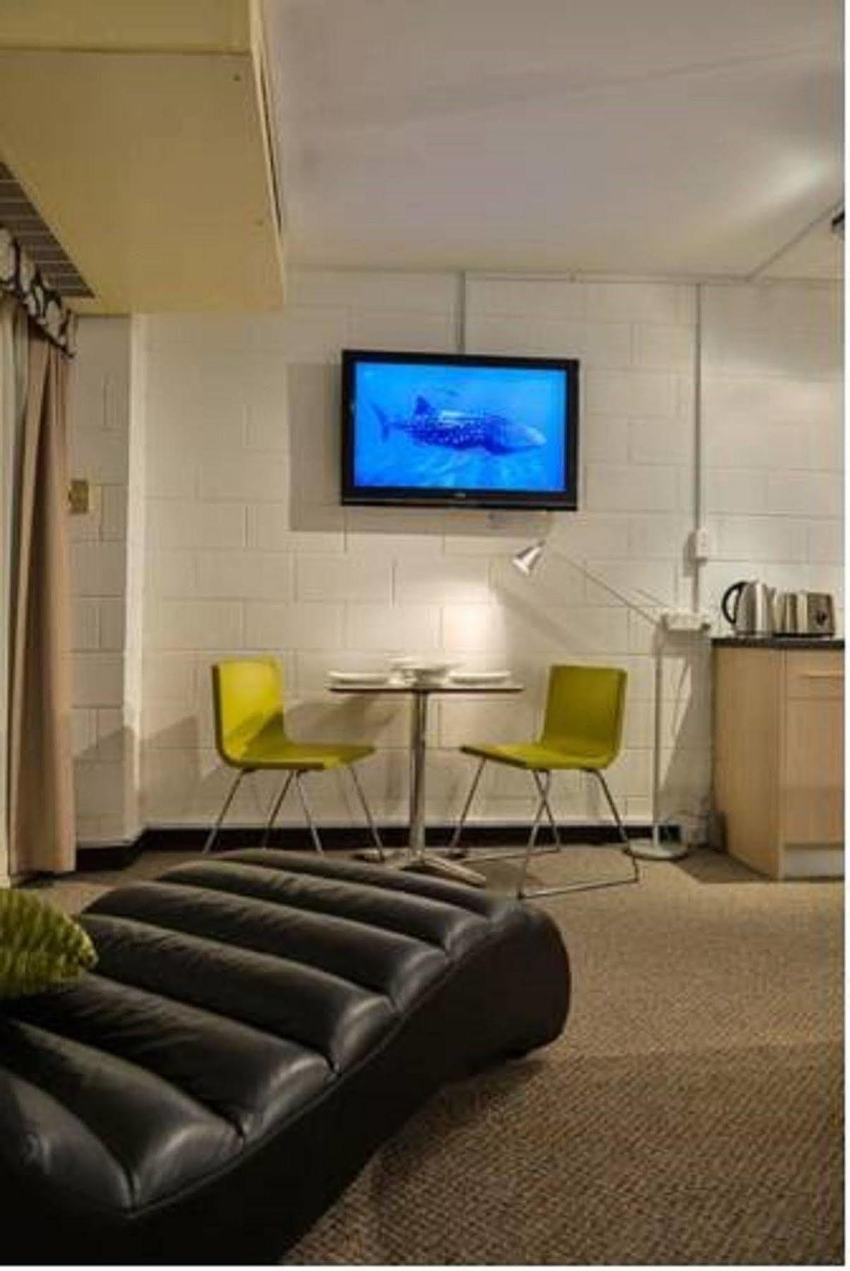 Sea Breeze Resort Эксмут Экстерьер фото